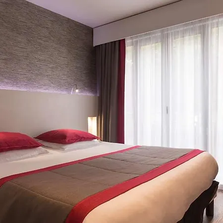 Grand De Courtoisville - Piscine & Spa, The Originals Relais 4*