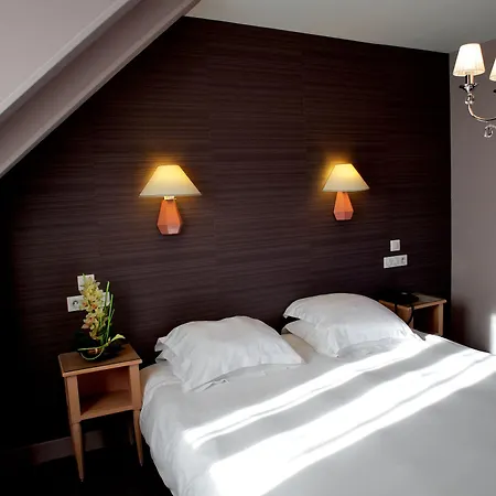 Grand De Courtoisville - Piscine & Spa, The Originals Relais Hotell 4*