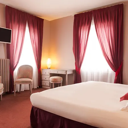 Grand De Courtoisville - Piscine & Spa, The Originals Relais Hotell 4*
