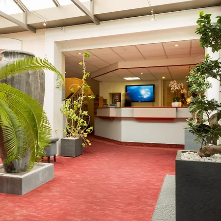 Grand De Courtoisville - Piscine & Spa, The Originals Relais 4*