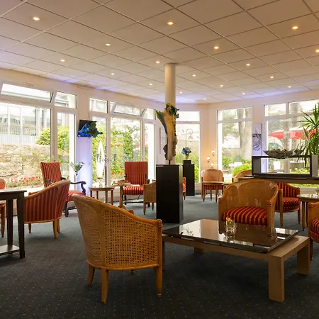 Grand De Courtoisville - Piscine & Spa, The Originals Relais Hotell 4*