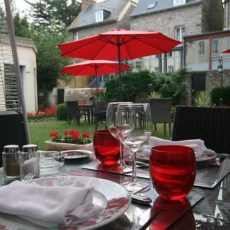 Grand De Courtoisville - Piscine & Spa, The Originals Relais 4*