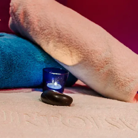 Grand De Courtoisville - Piscine & Spa, The Originals Relais Hotell 4*