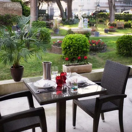 Grand De Courtoisville - Piscine & Spa, The Originals Relais 4*