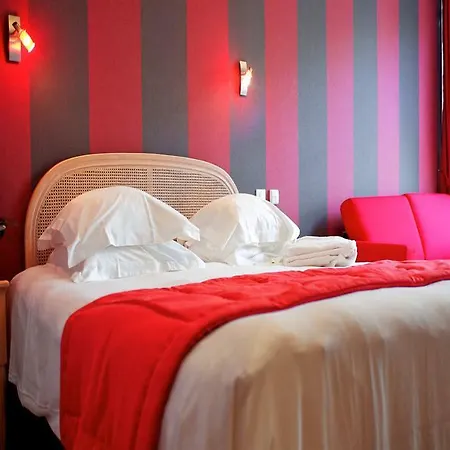 Grand De Courtoisville - Piscine & Spa, The Originals Relais Hotell