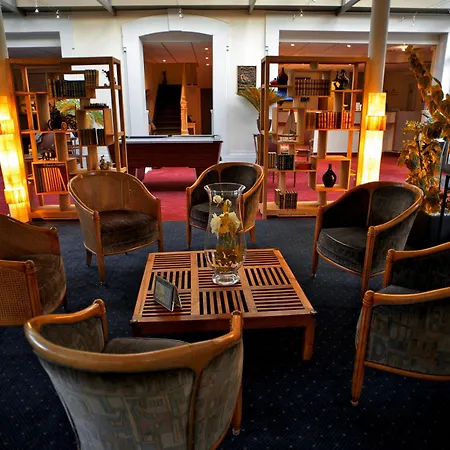Grand De Courtoisville - Piscine & Spa, The Originals Relais Hotell