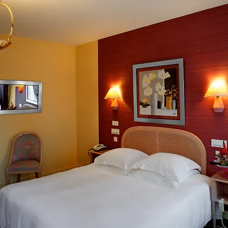 Hotell Grand De Courtoisville - Piscine & Spa, The Originals Relais Saint-Malo