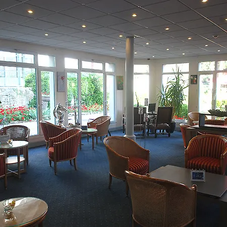 Grand De Courtoisville - Piscine & Spa, The Originals Relais Hotell 4*